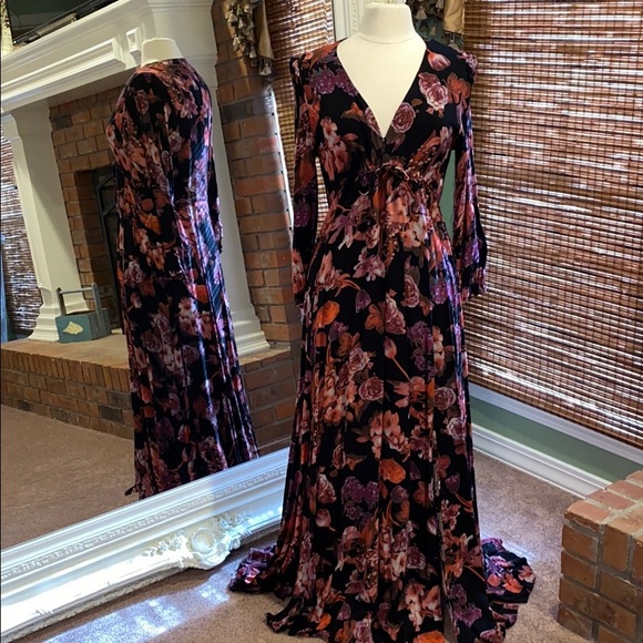 🖤GORGEOUS MAXI🖤 - Picture 1 of 5